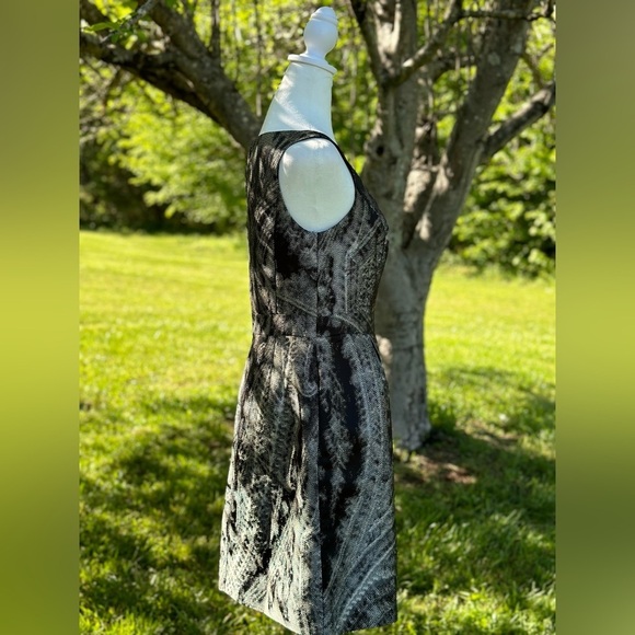 Beth‎ Bowley Anthro Shimmery Gray Black Silver Knee Length Shift Dress Size 10 - Picture 4 of 6